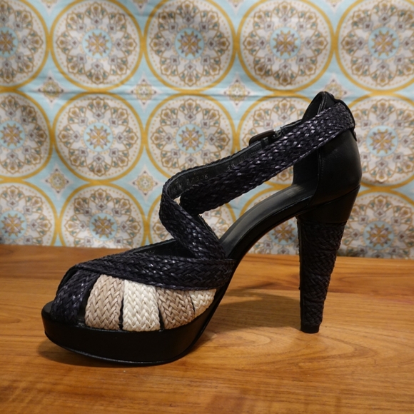 STUART WEITZMAN Woven Raffia Upper & Wrapped Heeled Platform Sandals, size 5½ - Picture 4 of 8